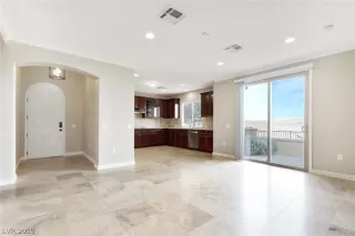 Photo #3: 2159490 Listing 