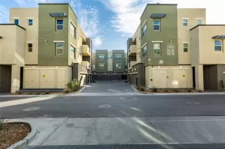 Photo #3: 2159494 Listing