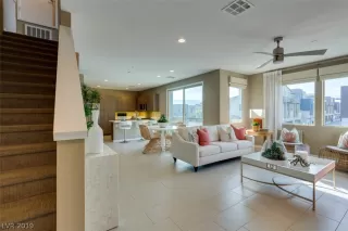 Photo #4: 2159494 Listing