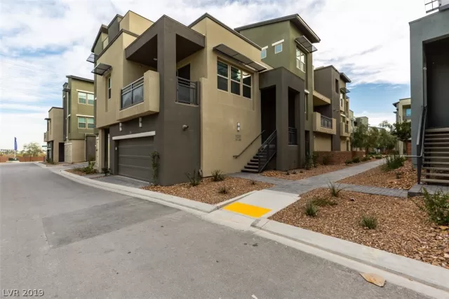 MLS: 2159500 Condo For Sale