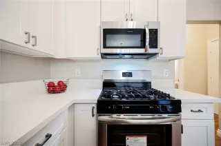 Photo #6: 2159533 Listing