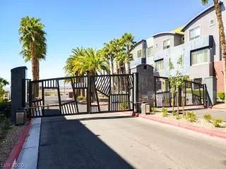 Photo #1: 2159544 Listing