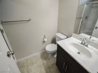 Photo #5: 2159544 Listing