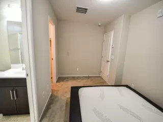 Photo #6: 2159544 Listing