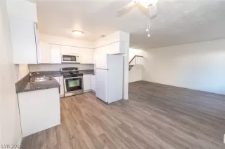 Photo #5: 2159613 Listing