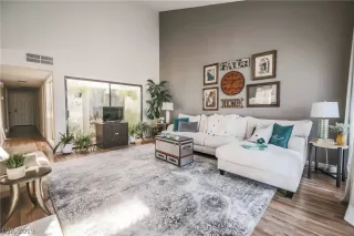 Photo #5: 2159623 Listing 