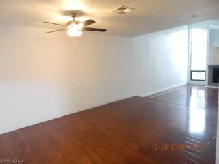 Photo #2: 2159672 Listing