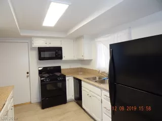 Photo #4: 2159672 Listing