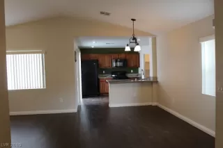 Photo #4: 2159677 Listing 