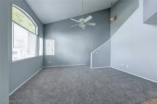 Photo #4: 2159716 Listing