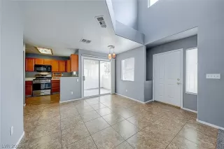 Photo #5: 2159716 Listing