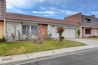 Photo #2: 2159752 Listing