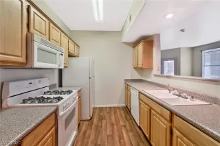 Photo #3: 2159790 Listing