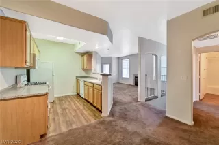 Photo #4: 2159790 Listing