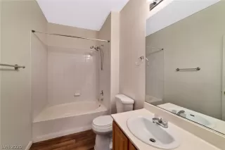 Photo #5: 2159790 Listing