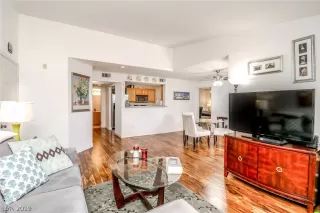 Photo #4: 2159816 Listing