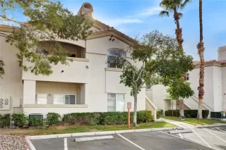 Photo #2: 2159869 Listing