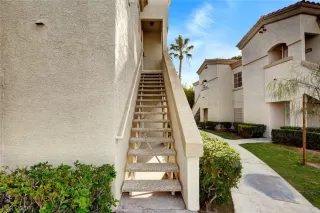 Photo #4: 2159869 Listing