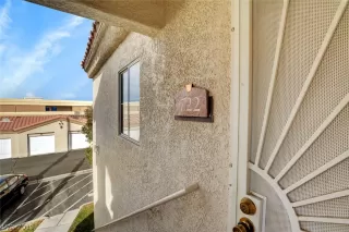 Photo #5: 2159869 Listing