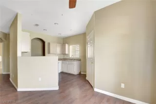 Photo #6: 2159869 Listing