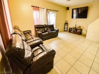 Photo #4: 2159880 Listing 