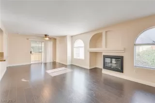 Photo #5: 2159882 Listing 