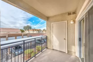 Photo #4: 2159900 Listing