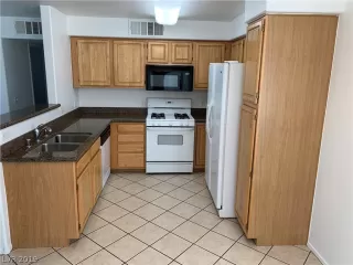 Photo #4: 2159941 Listing 