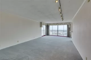 Photo #3: 2159952 Listing 