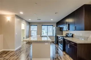 Photo #1: 2159987 Listing 