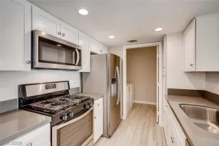 Photo #3: 2159990 Listing