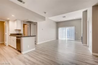 Photo #6: 2159990 Listing