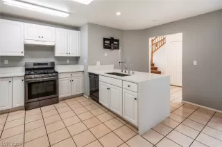 Photo #2: 2160087 Listing 