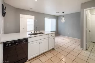 Photo #5: 2160087 Listing 