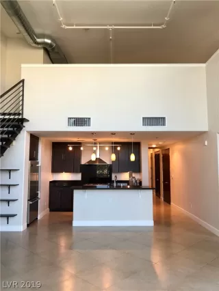 Photo #5: 2160094 Listing 