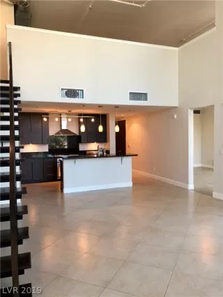 Photo #6: 2160094 Listing 