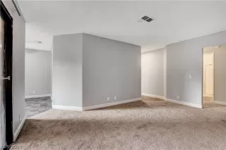 Photo #3: 2160108 Listing