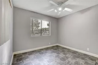Photo #5: 2160108 Listing