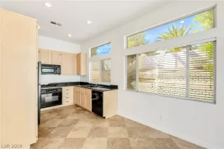 Photo #2: 2160137 Listing