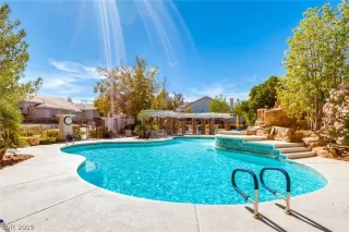 Photo #5: 2160137 Listing