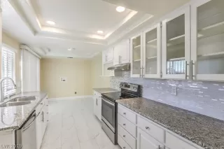 Photo #6: 2160218 Listing