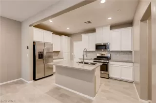 Photo #4: 2160247 Listing