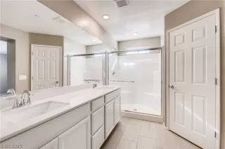 Photo #4: 2160253 Listing