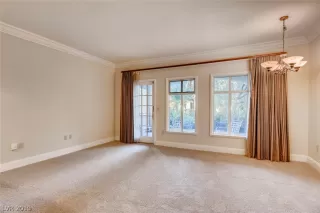 Photo #4: 2160280 Listing