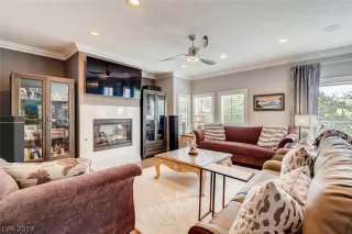 Photo #4: 2160301 Listing