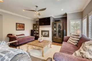 Photo #5: 2160301 Listing