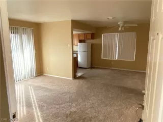 Photo #5: 2160331 Listing