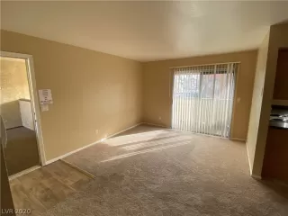 Photo #6: 2160331 Listing