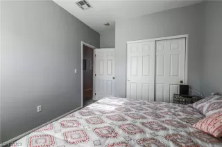 Photo #6: 2160335 Listing