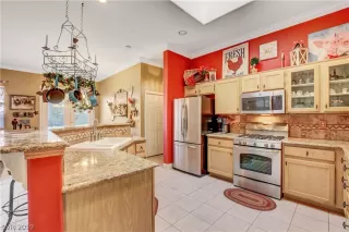 Photo #4: 2160353 Listing